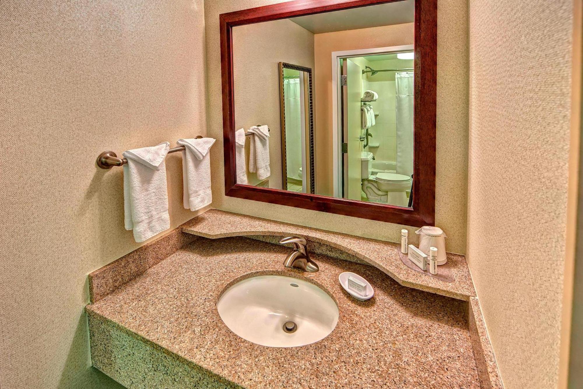 Springhill Suites Norfolk Old Dominion University Buitenkant foto
